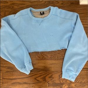 Cropped blue crew neck sweater